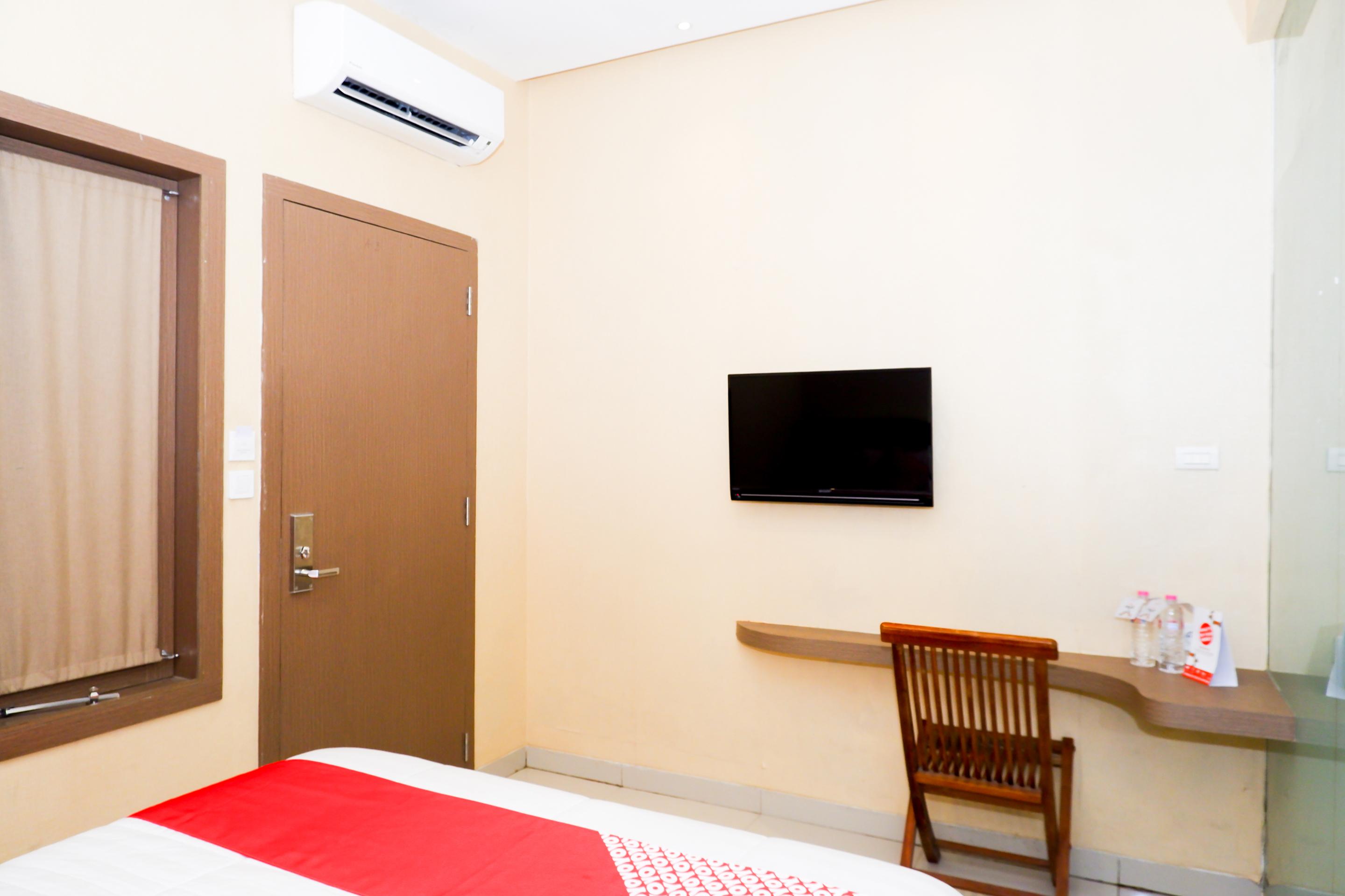 Hotel Oyo 379 Grand Mundu Semarang Exteriér fotografie