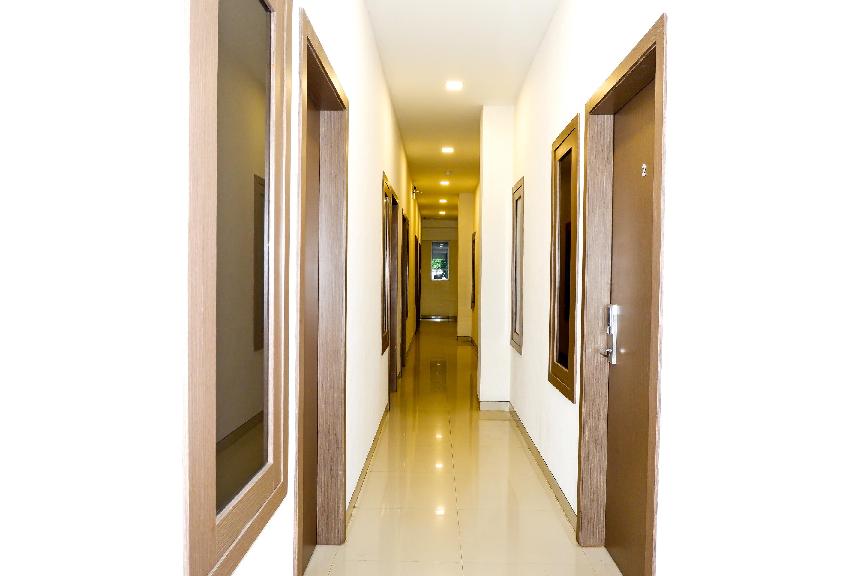 Hotel Oyo 379 Grand Mundu Semarang Exteriér fotografie
