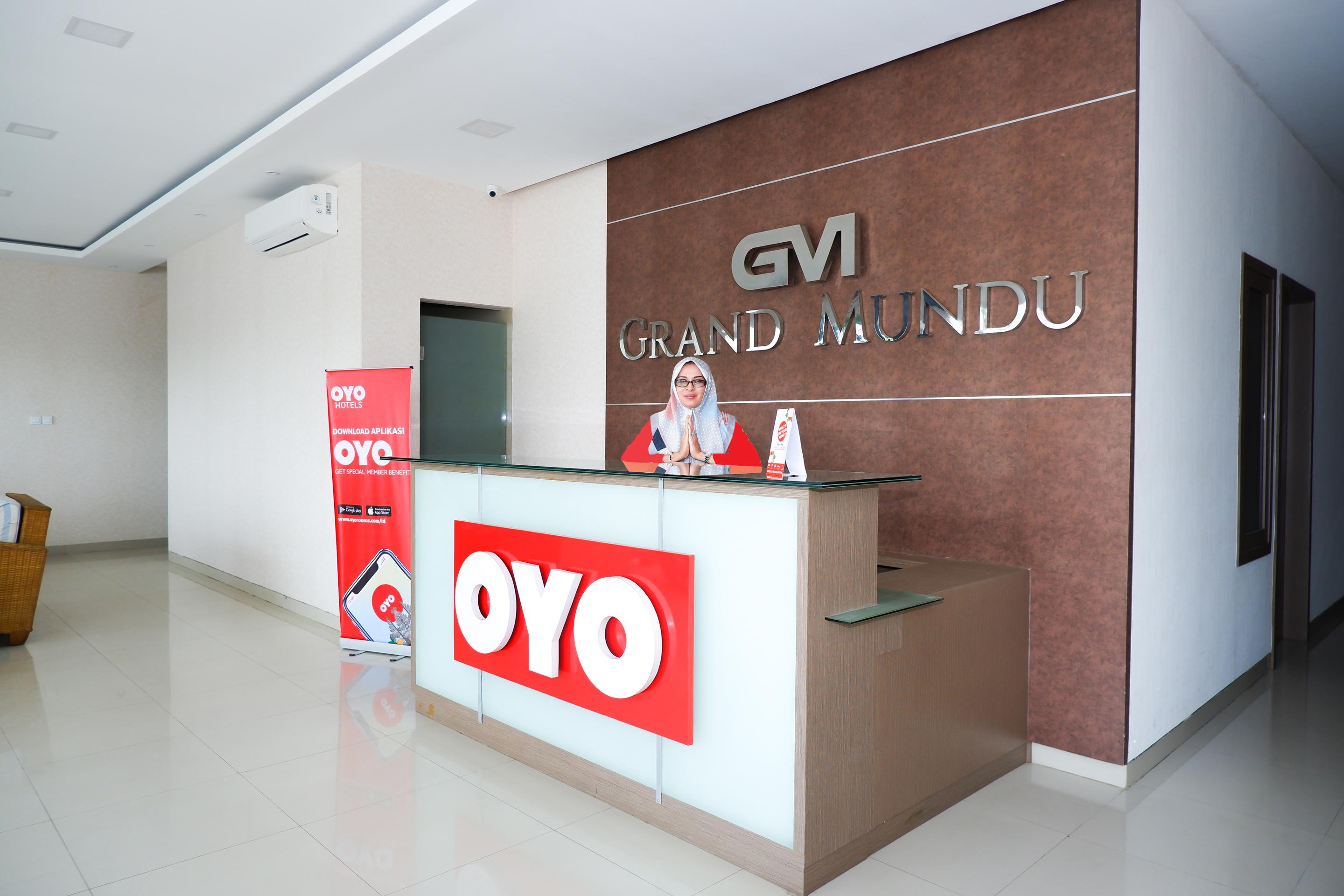 Hotel Oyo 379 Grand Mundu Semarang Exteriér fotografie