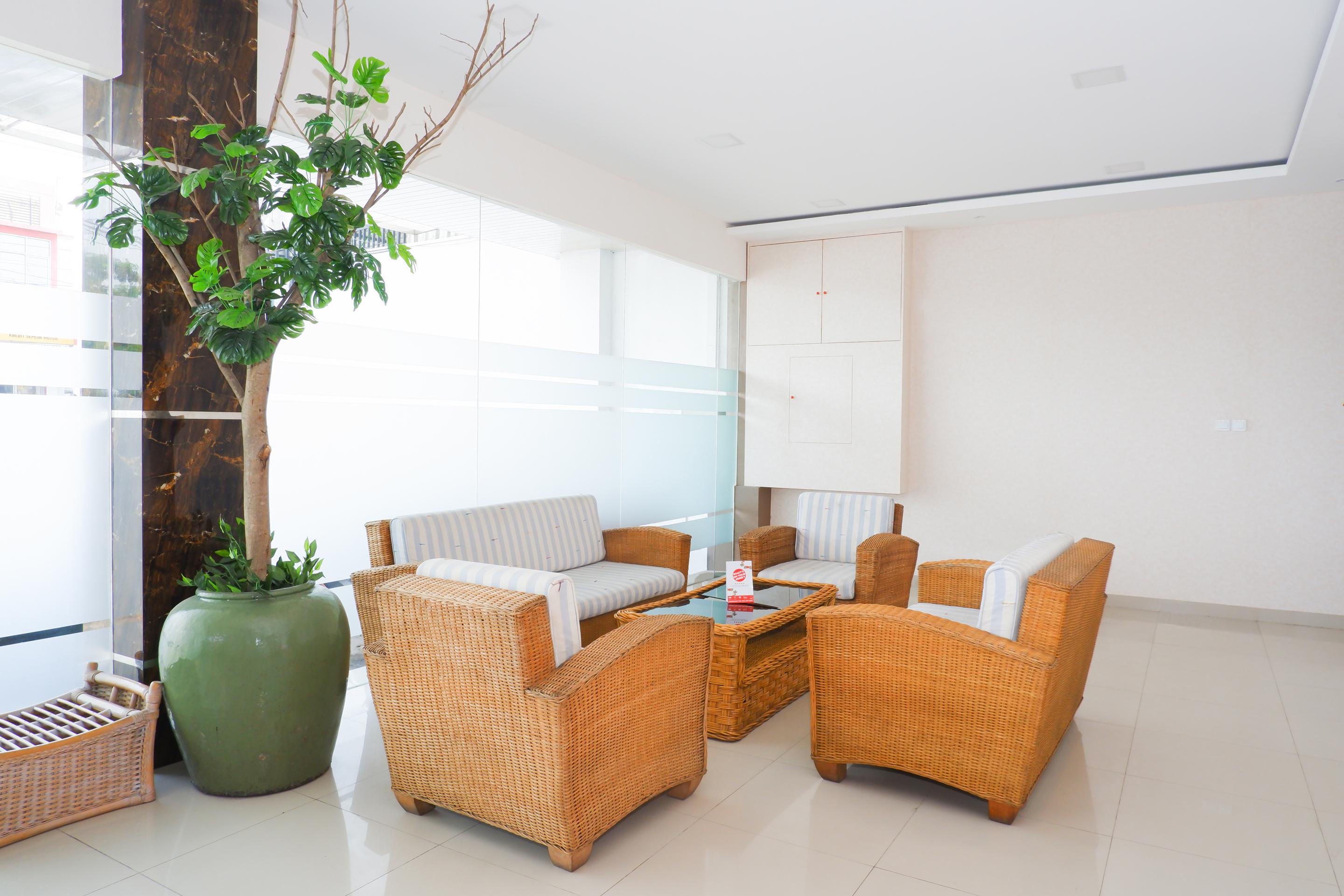 Hotel Oyo 379 Grand Mundu Semarang Exteriér fotografie