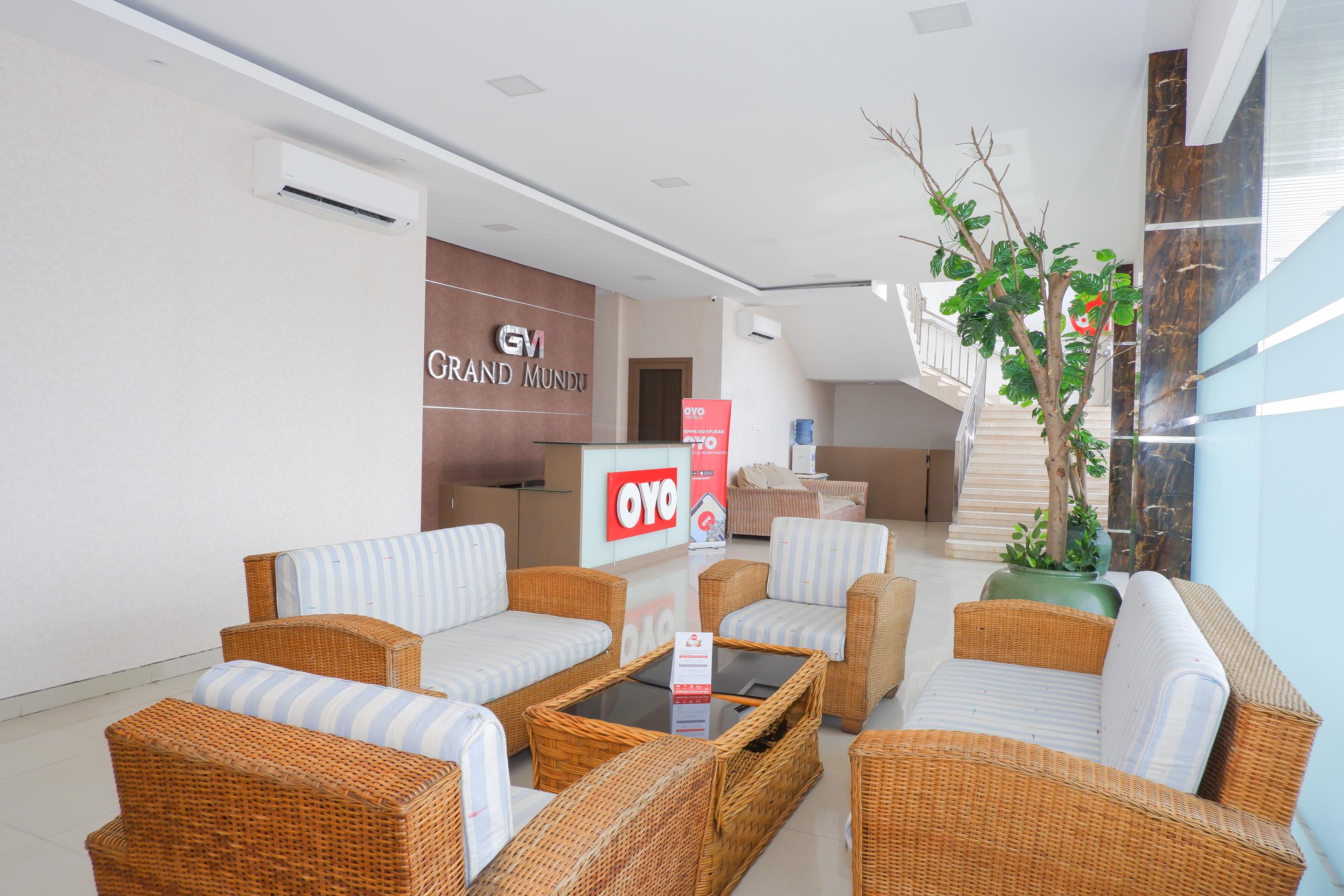 Hotel Oyo 379 Grand Mundu Semarang Exteriér fotografie